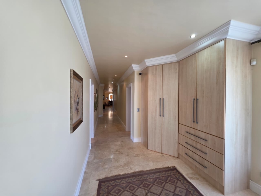 6 Bedroom Property for Sale in Myoli Beach Western Cape